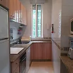 Con Pequeno Jardin En El Centro 아파트